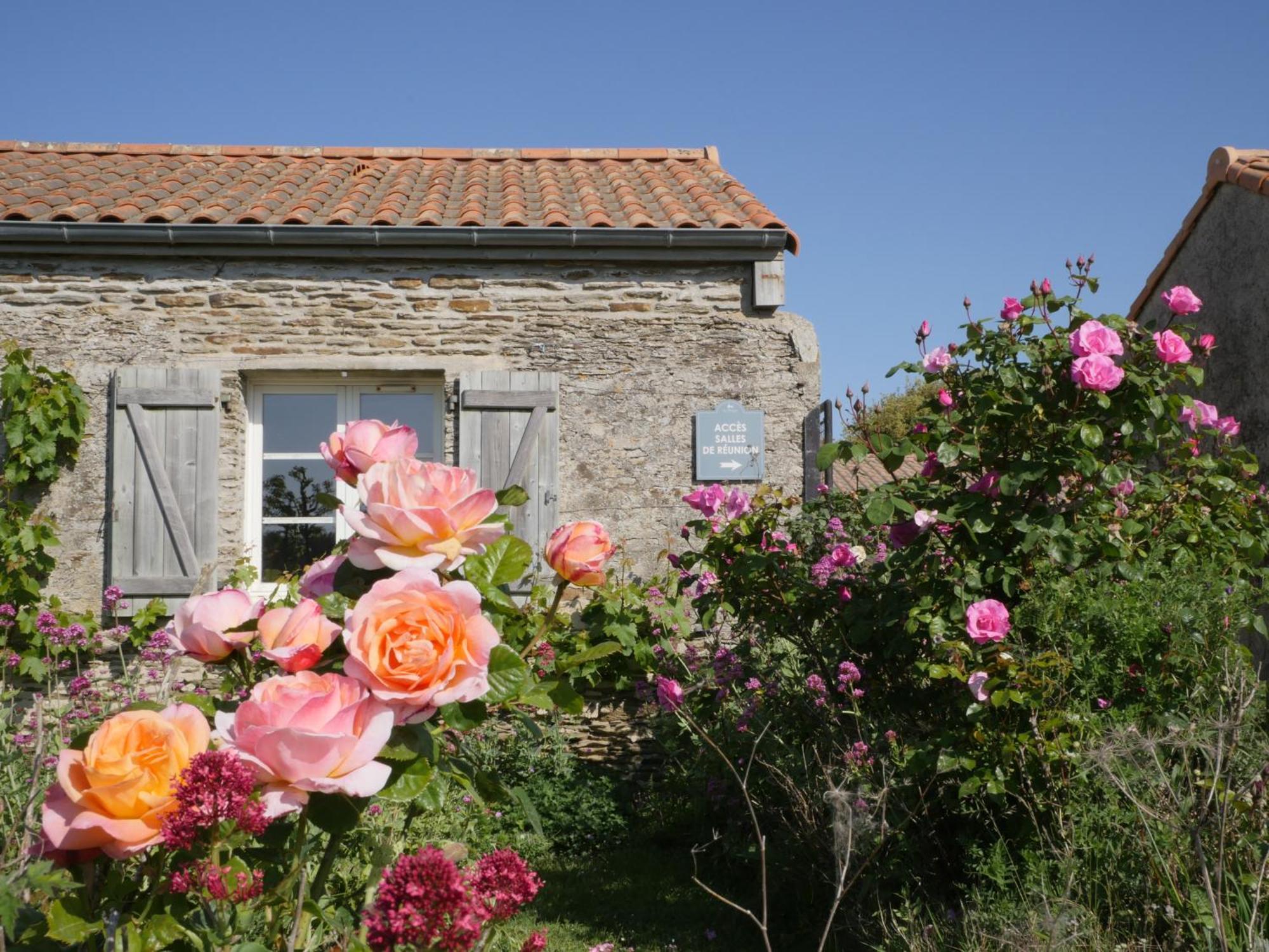 Hotel Éco-Domaine La Fontaine Pornic Esterno foto
